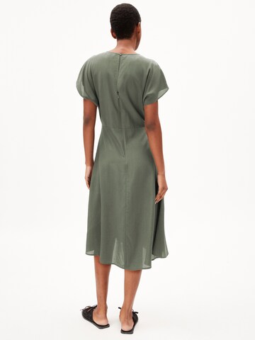Robe ' ALBINE ' ARMEDANGELS en gris