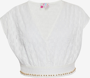 IZIA - Blusa en blanco: frente