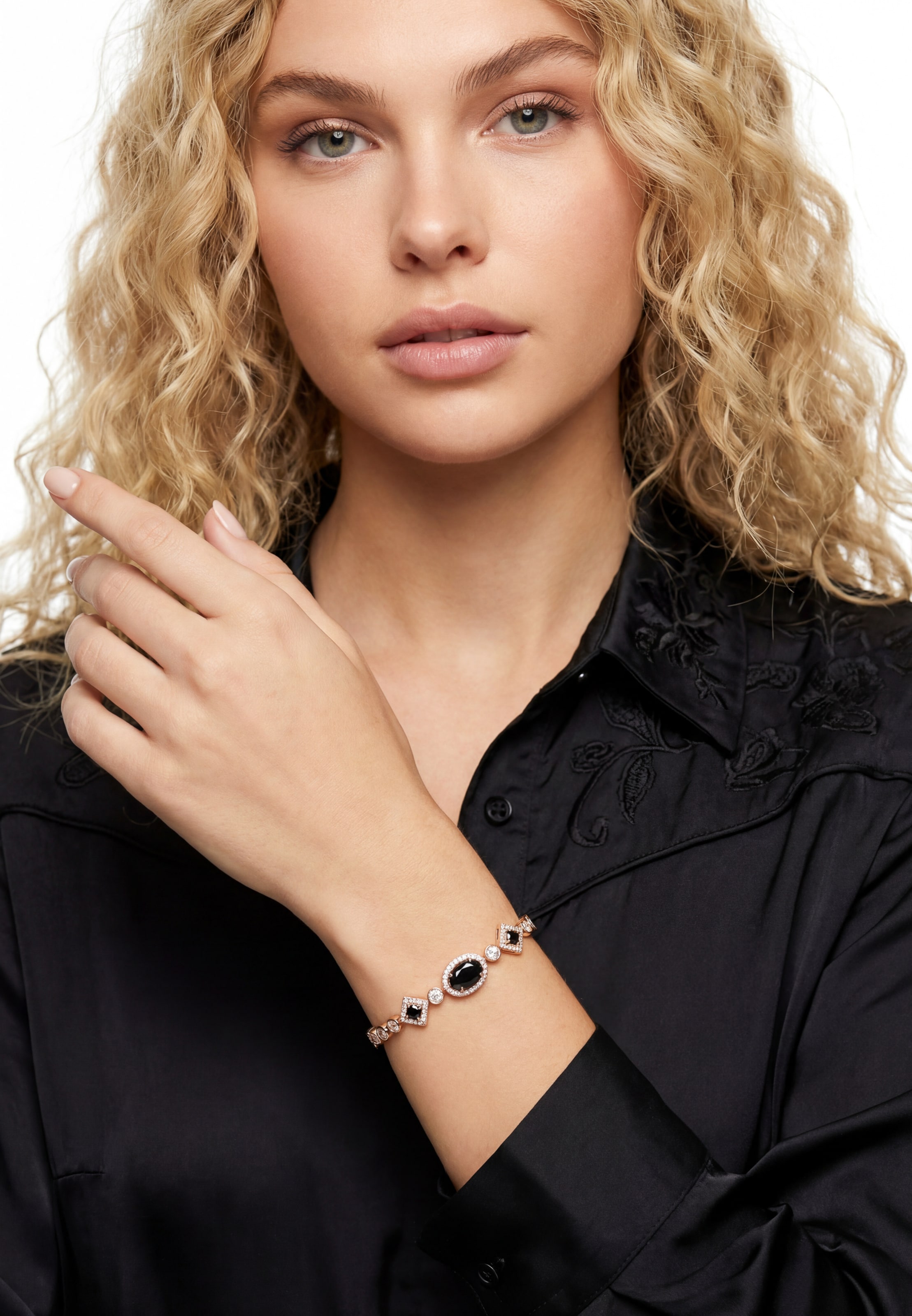 Gaya Armband in Gold: Vorderseite