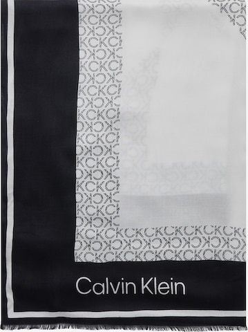 Calvin Klein - Chal en negro