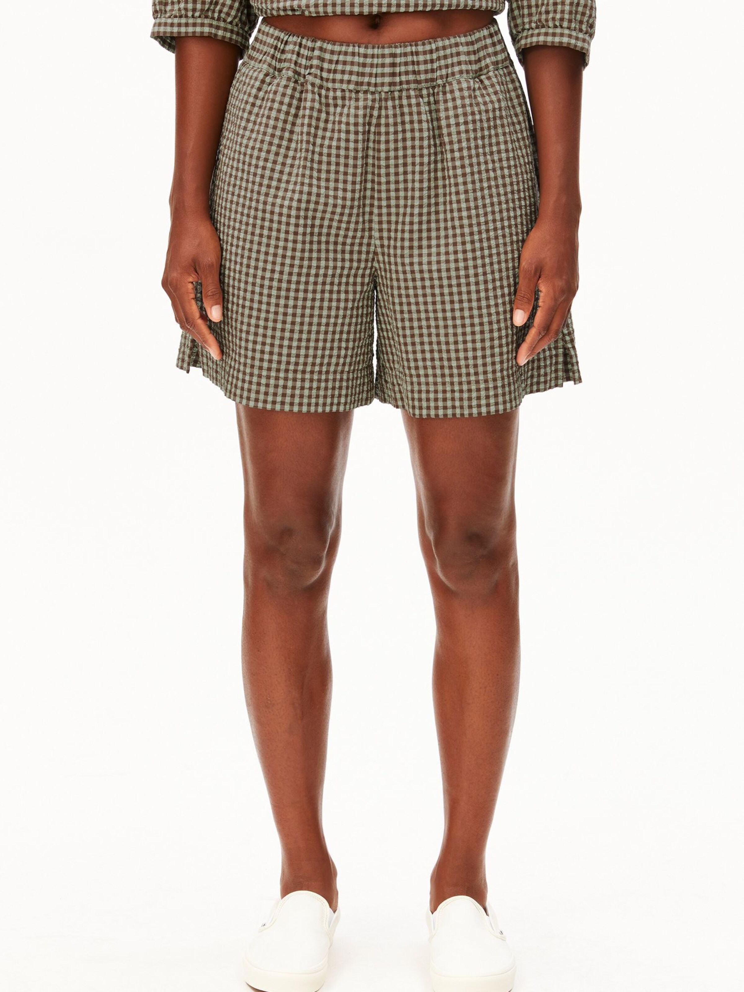 ARMEDANGELS Loose fit Chino trousers in Green: front