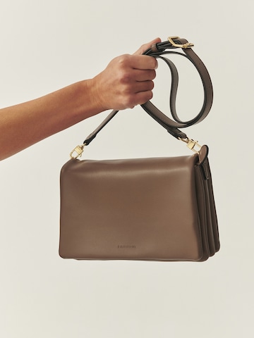 TATUUM - Mala de ombro 'Caressa' em bege