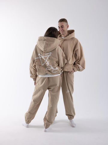 Tuta da jogging di BTY in beige