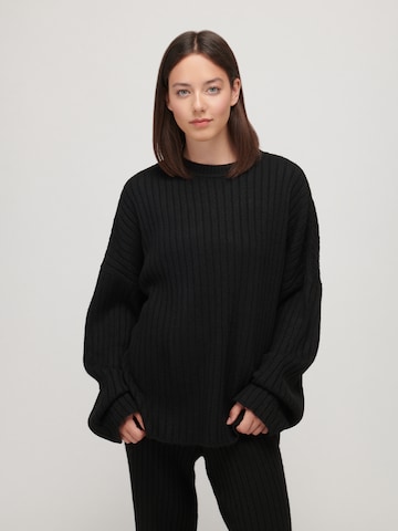 UNFOLLOWED x ABOUT YOU Sweatshirt 'COMFY' in Schwarz: predná strana