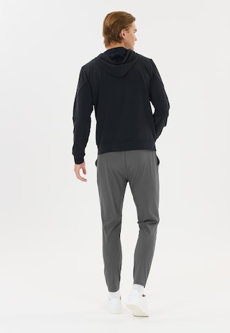 Virtus Tapered Sportbroek 'Alonso V2' in Grijs
