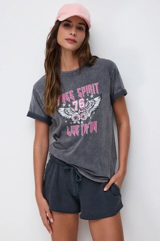 No Matter What Shirt in Grijs: voorkant