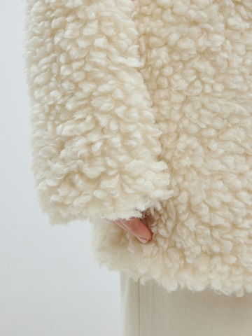 EDITED Between-Seasons Coat 'Poloma' in Beige