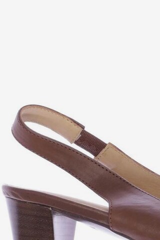 LOTTUSSE Sandals & High-Heeled Sandals in 38,5 in Brown
