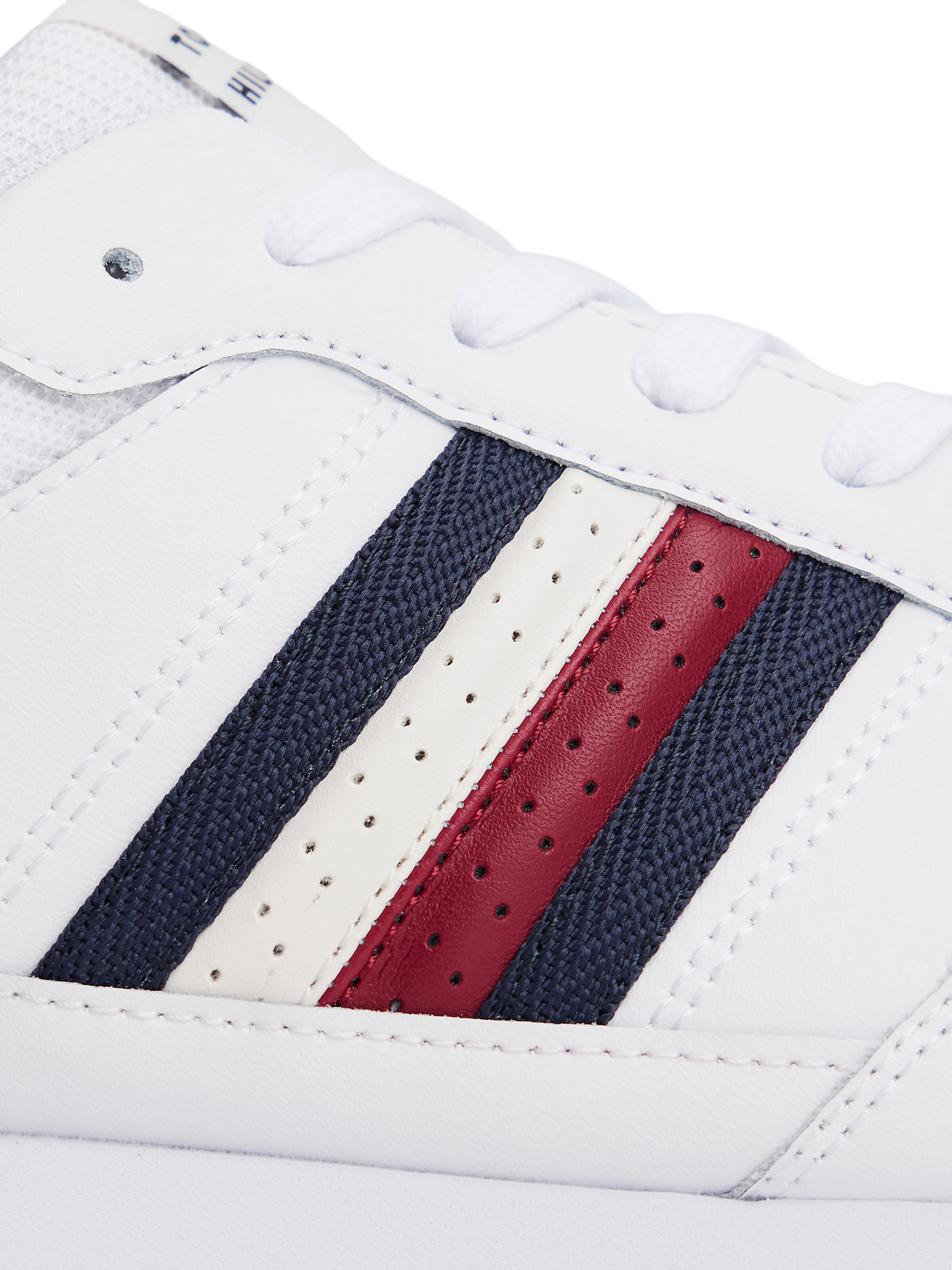 TOMMY HILFIGER Sneaker in Weiß