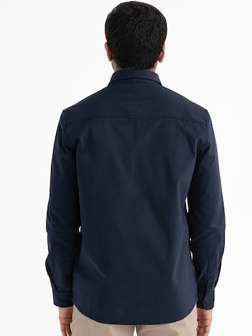 MELA - Regular Fit Camisa 'Ashutosh' em azul