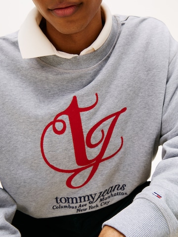 Tommy Jeans Sweatshirt in Grey