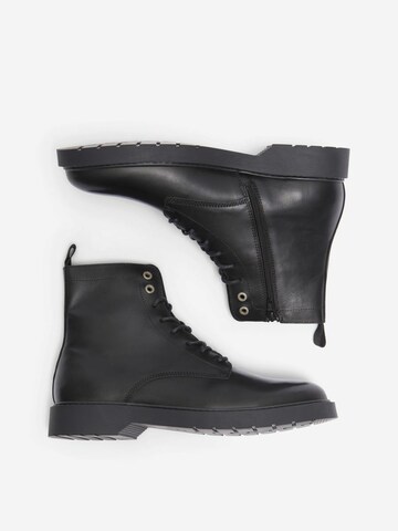 SELECTED HOMME - Botas con cordones 'TIM' en negro