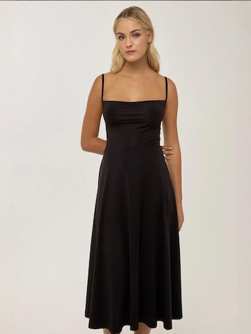 Hiccup - Vestido em preto: frente