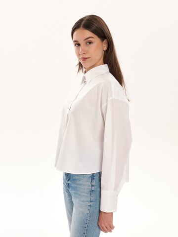 Chemisier 'Apolline' NOWIHT en blanc