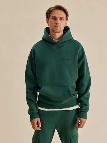 DAN FOX APPAREL Sweatshirt 'Sebastian' Heavyweight' in Green: front