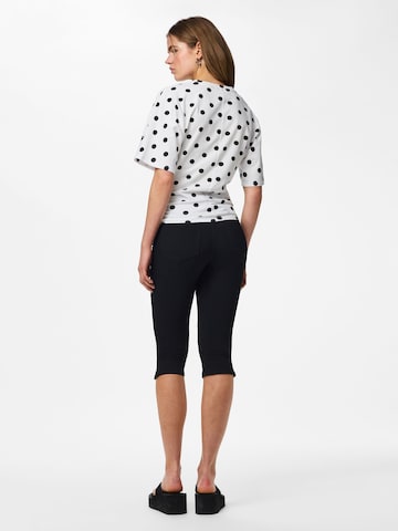 PIECES - Camiseta 'PCAlli' en blanco