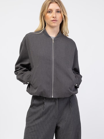 BROKE + SCHÖN Übergangsjacke in Grau