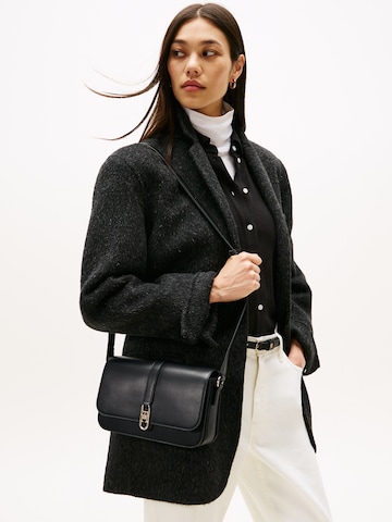 TOMMY HILFIGER Válltáska - fekete