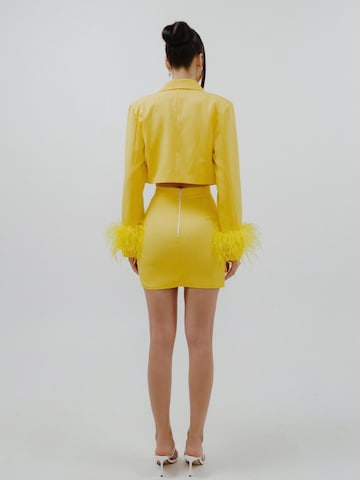Gonna 'Cactus the Brand, Fusta maxi cu slit frontal, Negru, XS' di CACTUS THE BRAND in giallo