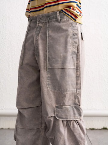 Giesto - Folgado Calças cargo em cinzento