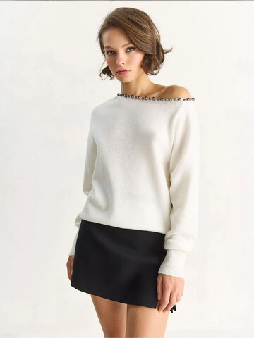 Bianco Lucci Sweater in White