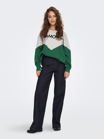 ONLY Sweatshirt 'KIA' in Grau