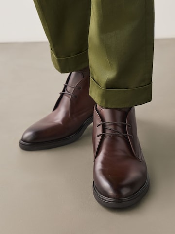 Boots chukka di Next in marrone