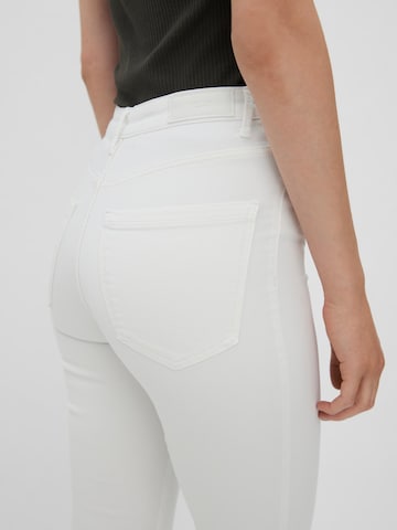 VERO MODA Skinny Jeans 'Sophia' in White