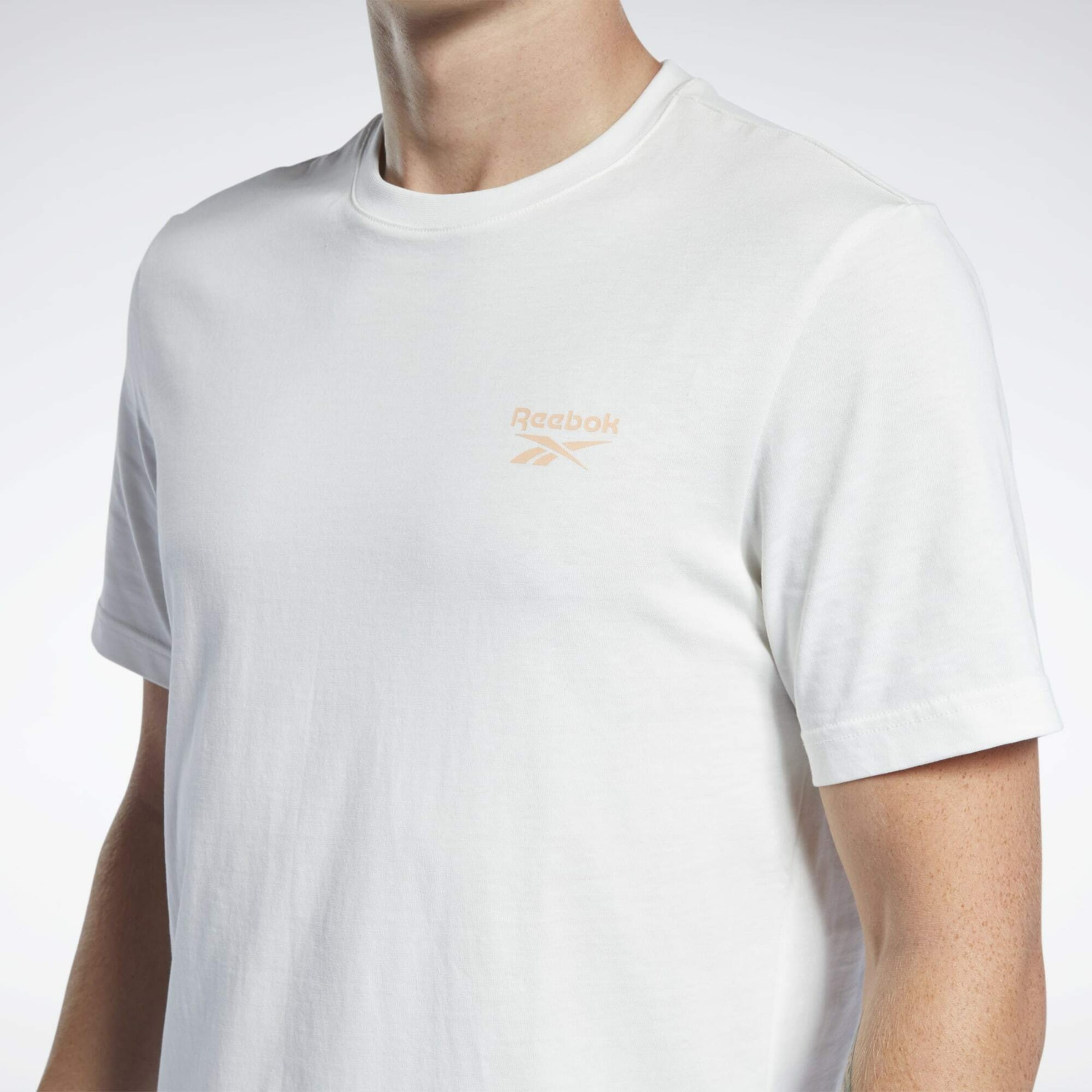 Frauen Große Größen Reebok Classics Shirt in Weiß - JD98556 Frauen Große Größen Reebok Classics Shirt in Weiß - JD98556