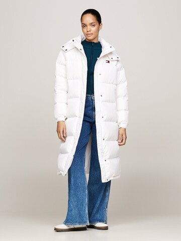 Tommy Jeans Zimní kabát 'Alaska' – bílá: přední strana
