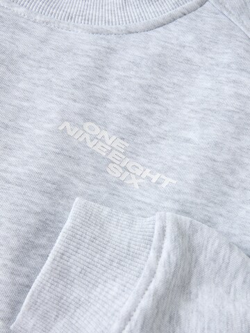 NAME IT - Sudadera 'NKFShaney' en gris