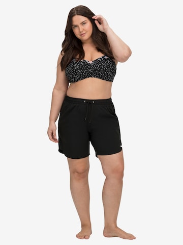 SHEEGO Badeshorts in Schwarz