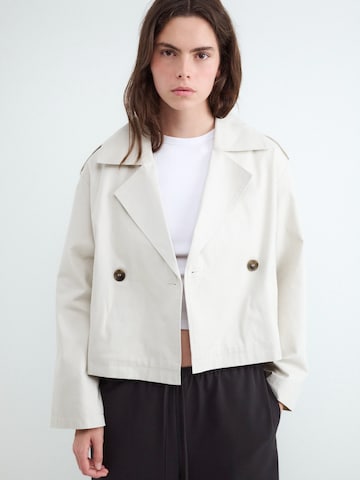 Giacca di mezza stagione di BALMOHK in beige: frontale