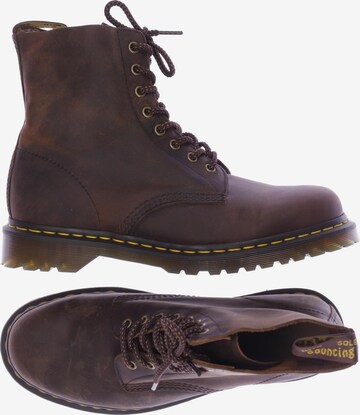 Dr. Martens Stiefel 43 in Braun: predná strana