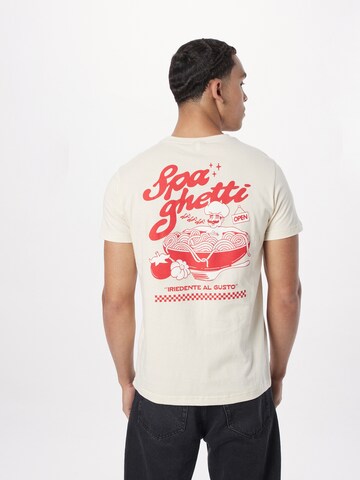 Iriedaily Тениска 'Spa Ghetti' в бяло