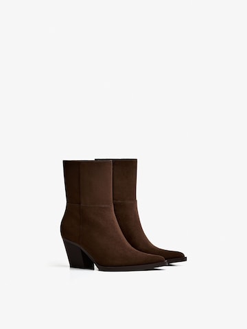 Bershka Enkellaarsjes in Bruin
