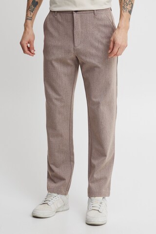 !Solid Regular Chino Pants in Brown: front