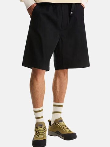 THE NORTH FACE Baggy Broek 'THE NORTH FACE M BAGGY BETA SHORTS BERMUDA' in Zwart: voorkant