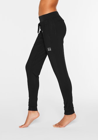 LASCANA ACTIVE Slimfit Sportbroek in Zwart