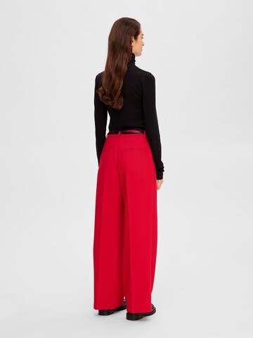 Wide Leg Pantalon à plis 'Eliana' SELECTED FEMME en rouge