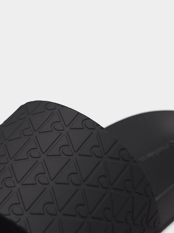 Calvin Klein Papucs 'ESS' - fekete