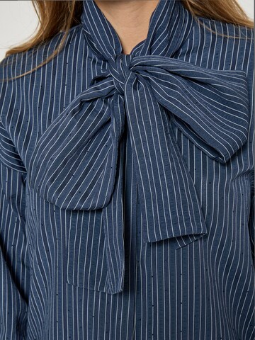 minus Koszulka 'Vigga' w kolorze niebieski