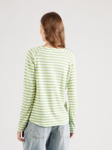 Tricou de la Smith&Soul pe verde