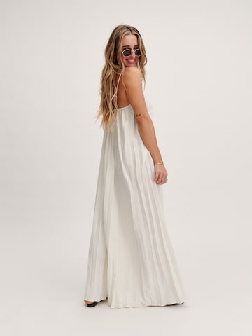 Tatiana Zidekova Kombinezon w kolorze biały