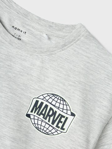 NAME IT Shirts i grå