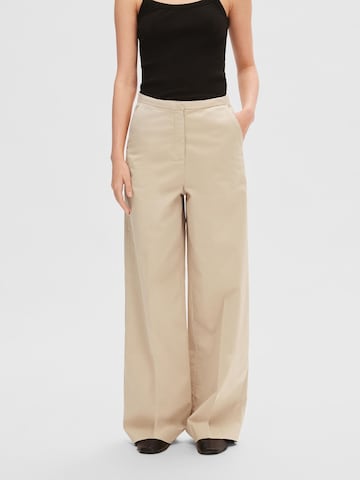 SELECTED FEMME Wide leg Pleated Pants in Beige: front