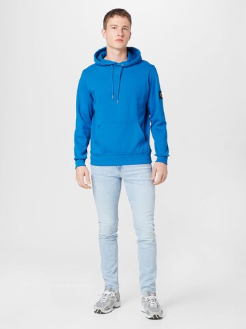 Calvin Klein Jeans Regularny krój Bluzka sportowa w kolorze niebieski