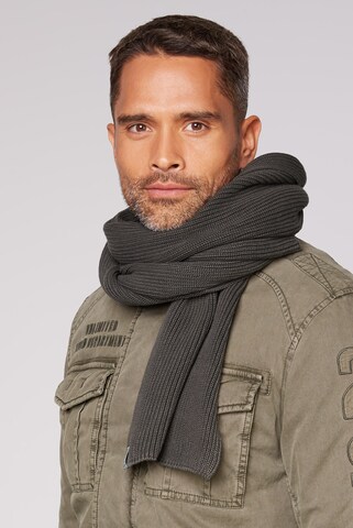 CAMP DAVID Scarf in Brown: front