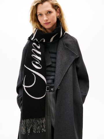 TOMMY HILFIGER - Chal en negro