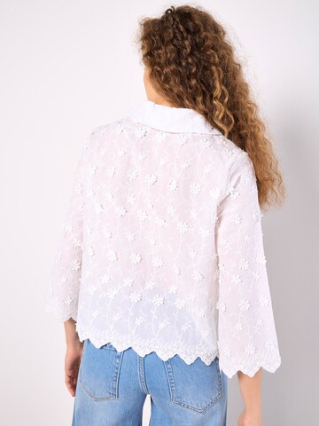 Chemisier ' ' Apricot en blanc